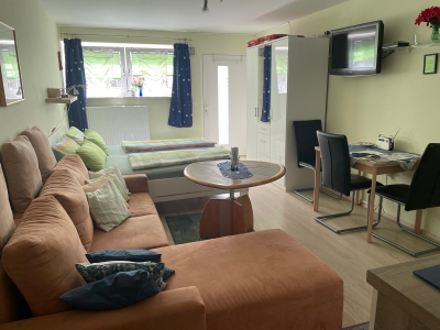 Schlaf-, Wohnzimmer